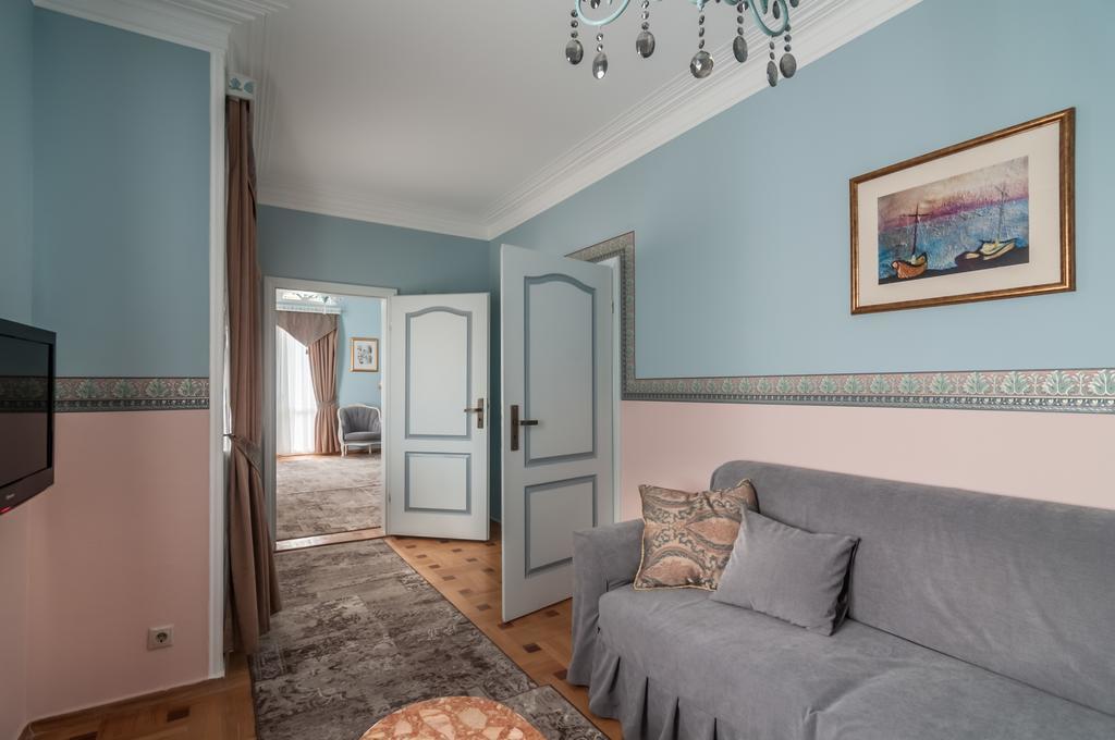 Prestige Palace - Esquisse Hotel Тбілісі Екстер'єр фото
