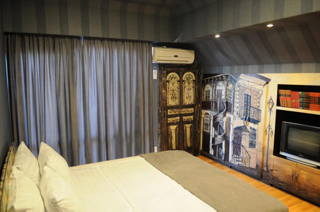 Prestige Palace - Esquisse Hotel Тбілісі Екстер'єр фото
